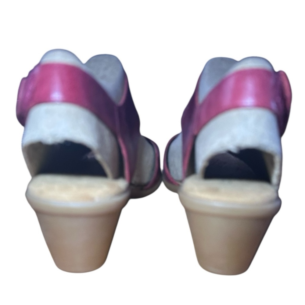 Comfortiva Pillowtop SZ 9 Leather Comfort Slingback Sandals Red Cutout 2” heel. - Picture 5 of 13